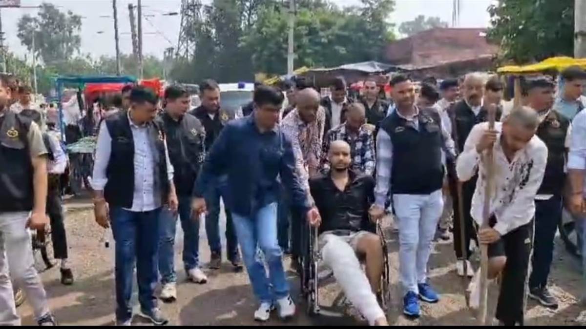 ncr faridabad news police parade extortionists to curb fear