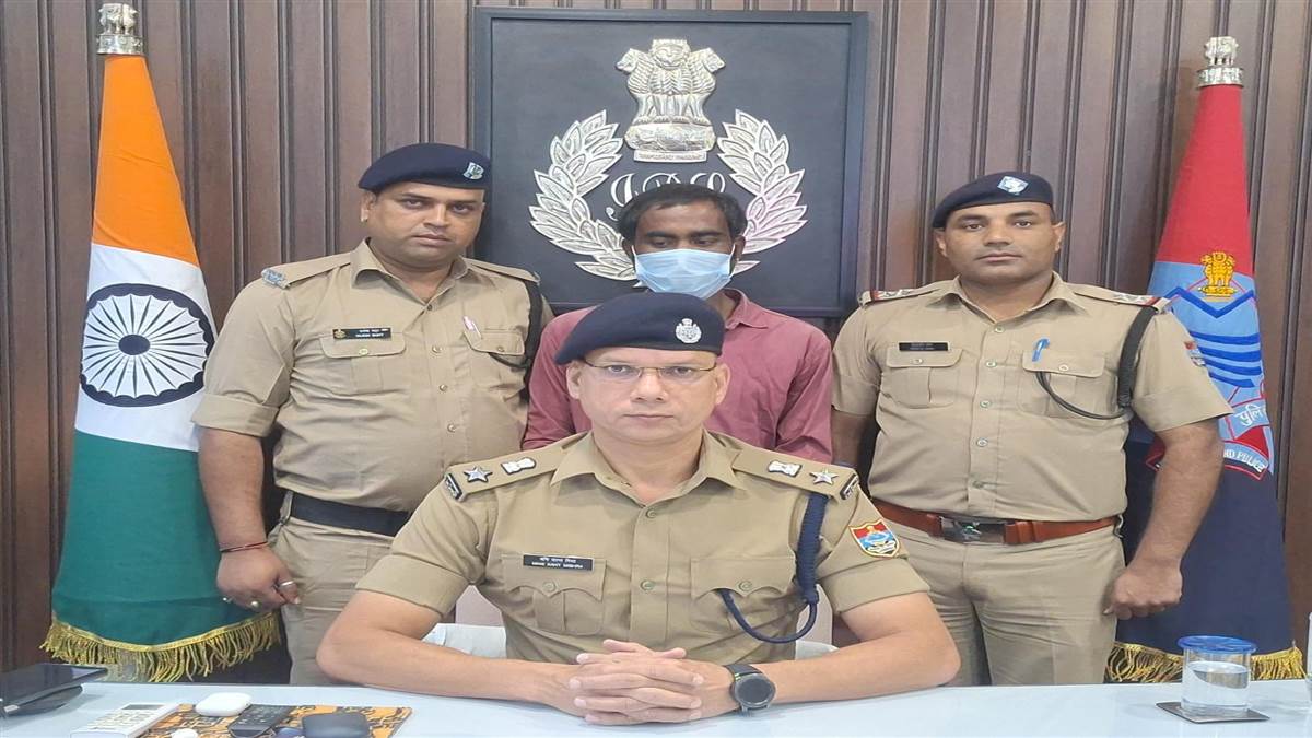 kashipur news police seize 162 kg ganja arrest smuggler