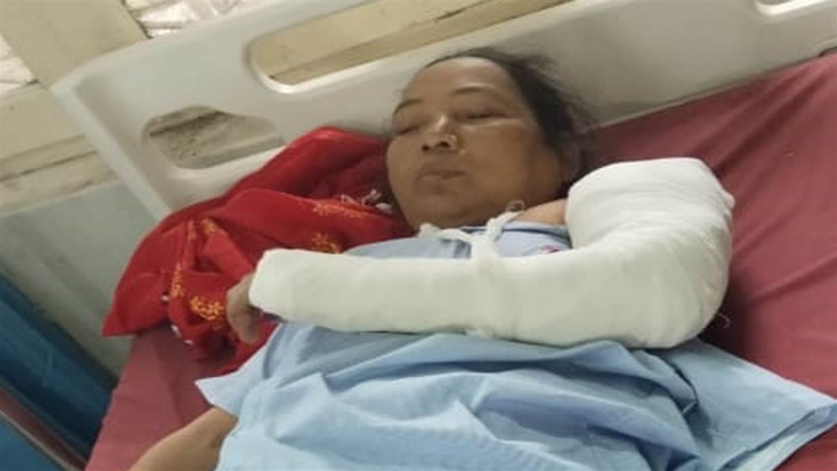 brave husband saves wife from bear attack in india