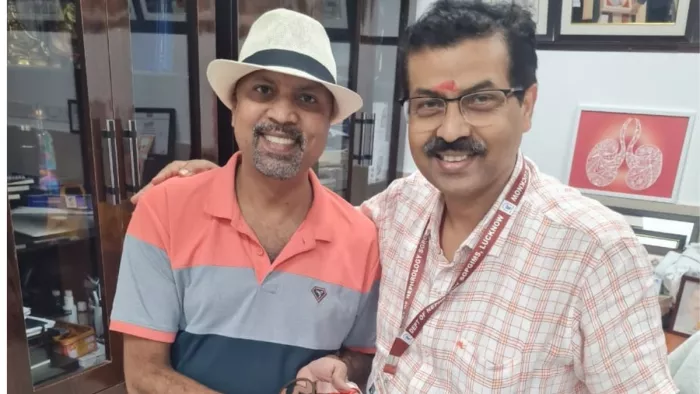 प्रो. नारायण प्रसाद (दाएं) के साथ बलवीर सिंह