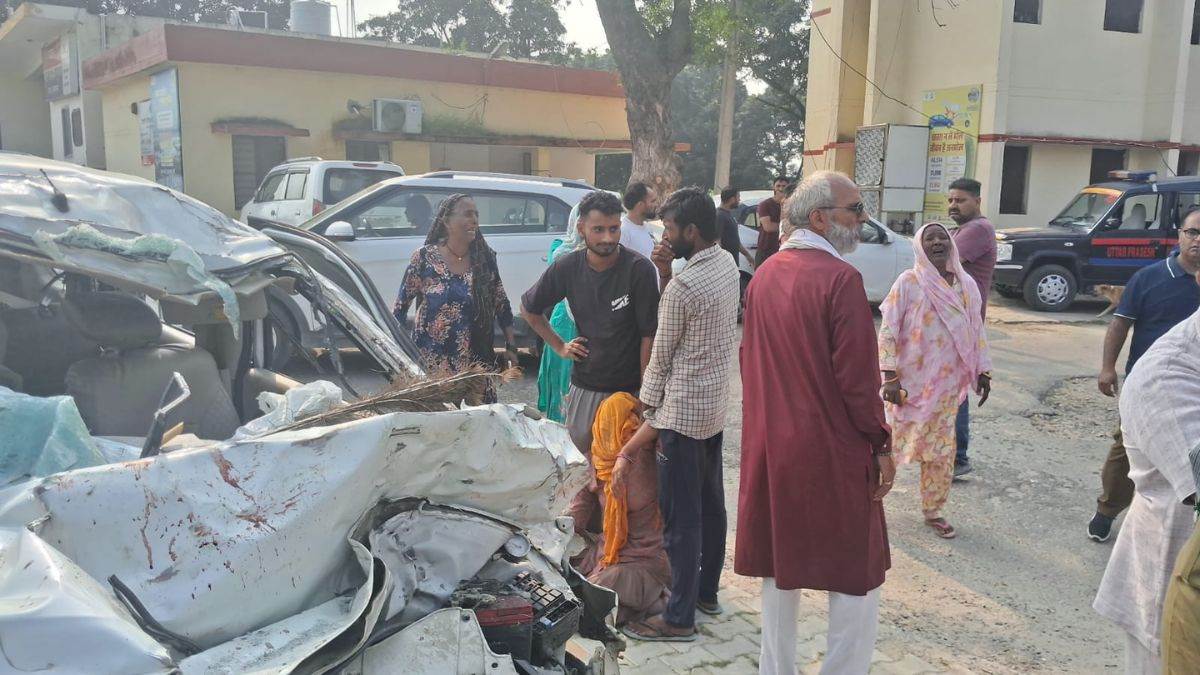 muzaffarnagar accident car collision with truck kills more than five goes haridwar from panipat