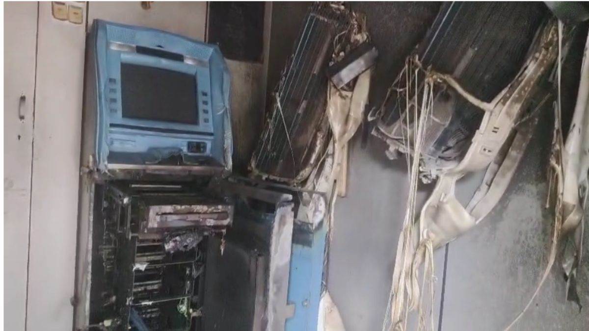 ncr delhi sbi atm robbed using gas cutter and cash stolen