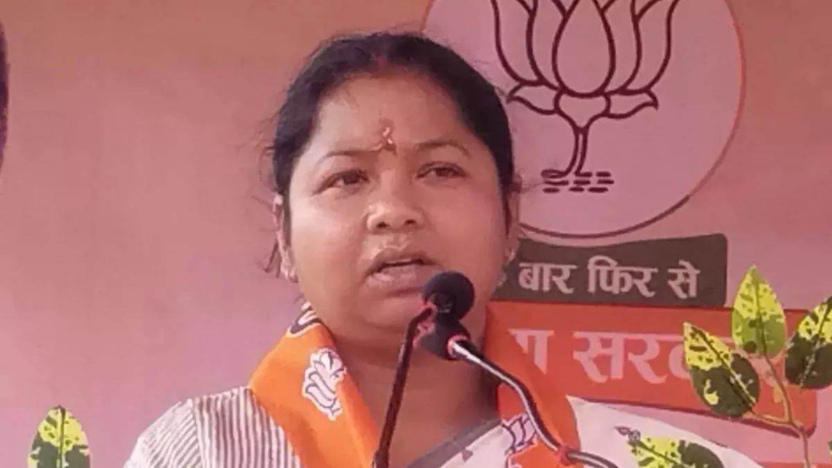 saranda forest geeta koda slams jharkhand govt for misleading statements