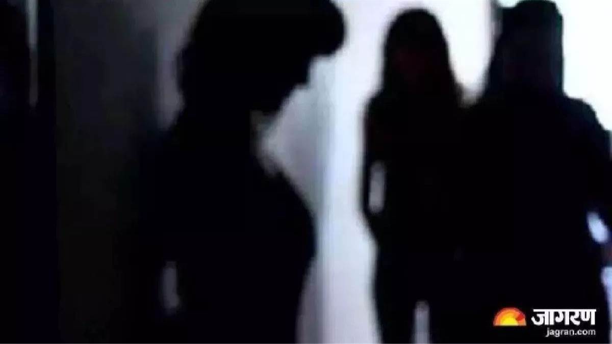 police raid a house in gurdaspur four couples arrested in compromising condition