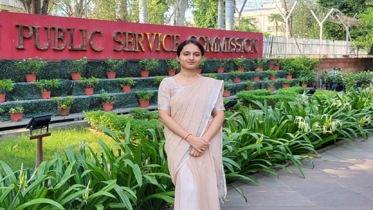 iss topper kashish kasana achieves top rank in indian statistical service exam profile of kashish kasana