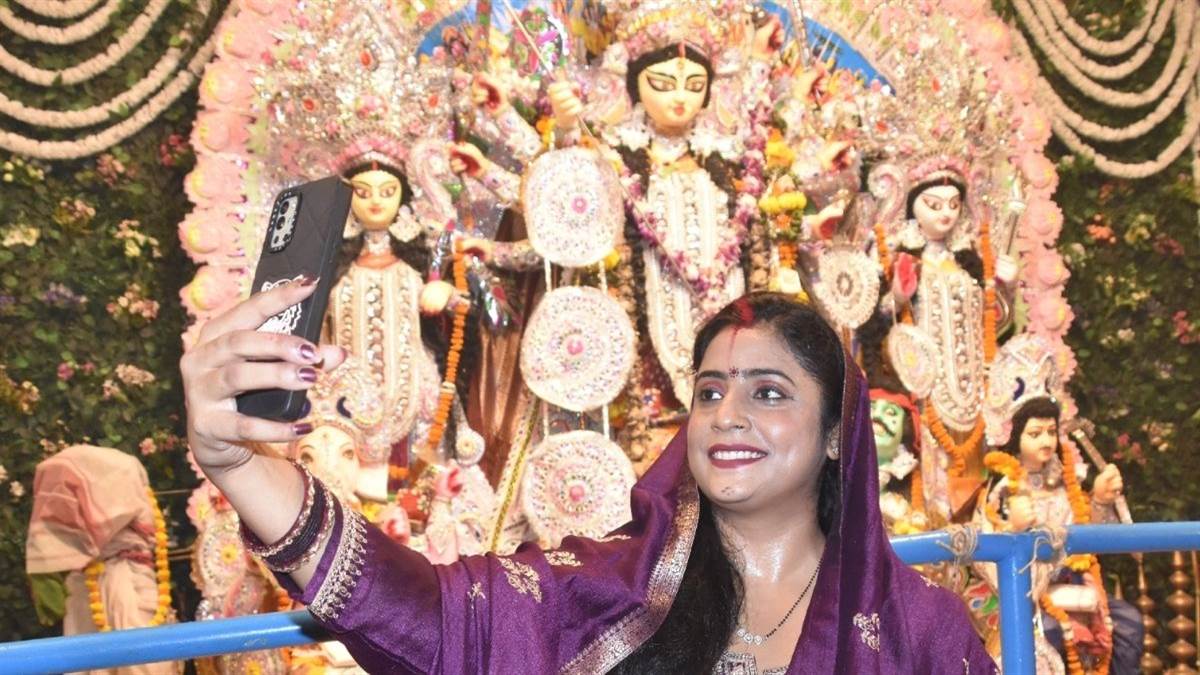 gorakhpur durga puja unique blend of devotion and innovation