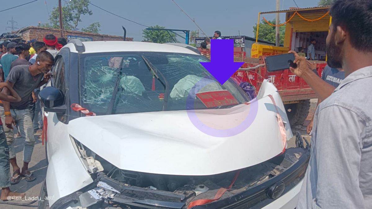 child was crushed by the vehicle of a junior engineer of the water resources department in sitamarhi