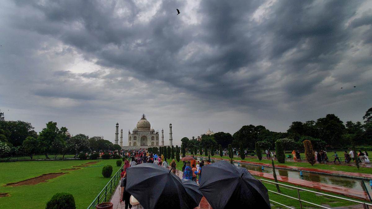 imd weather update rain alert in delhi ncr up bihar after monsoon retreat aaj ka mausam 1 october2025