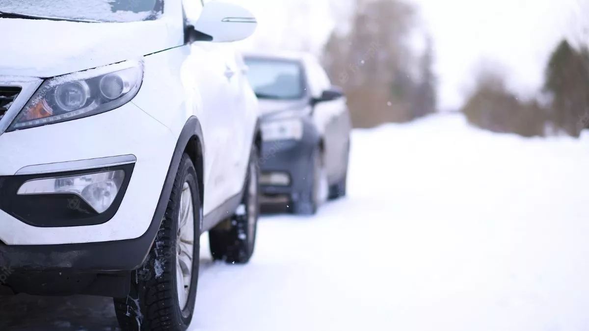 Car Care Tips: सर्दियों में कार स्टार्ट करते समय की जल्दबाजी तो हो सकता है भारी नुकसान, जानिए इसकी वजह