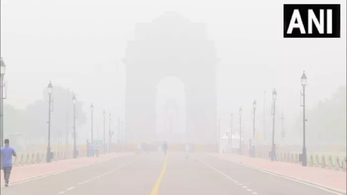 Delhi-NCR Air Pollution: दमघोंटू बनी हुई है दिल्ली-NCR की हवा