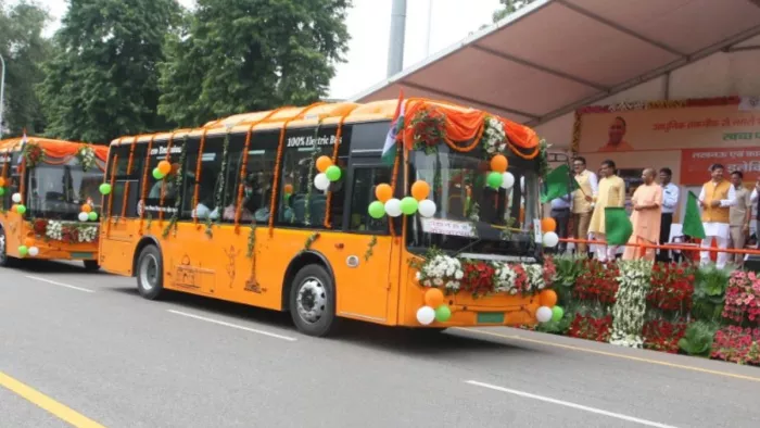 आगरा, लखनऊ और कानपुर में सबसे ज्यादा इलेक्ट्रिक बसें हो रहीं संचालित