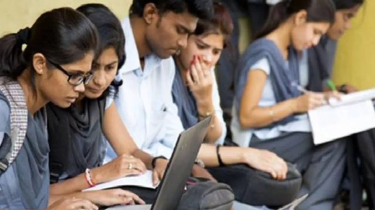 जिले में प्लस टू स्कूलों और कालेजों में एक लाख से अधिक सीटें हैं निर्धारित। प्रतीकात्मक फोटो