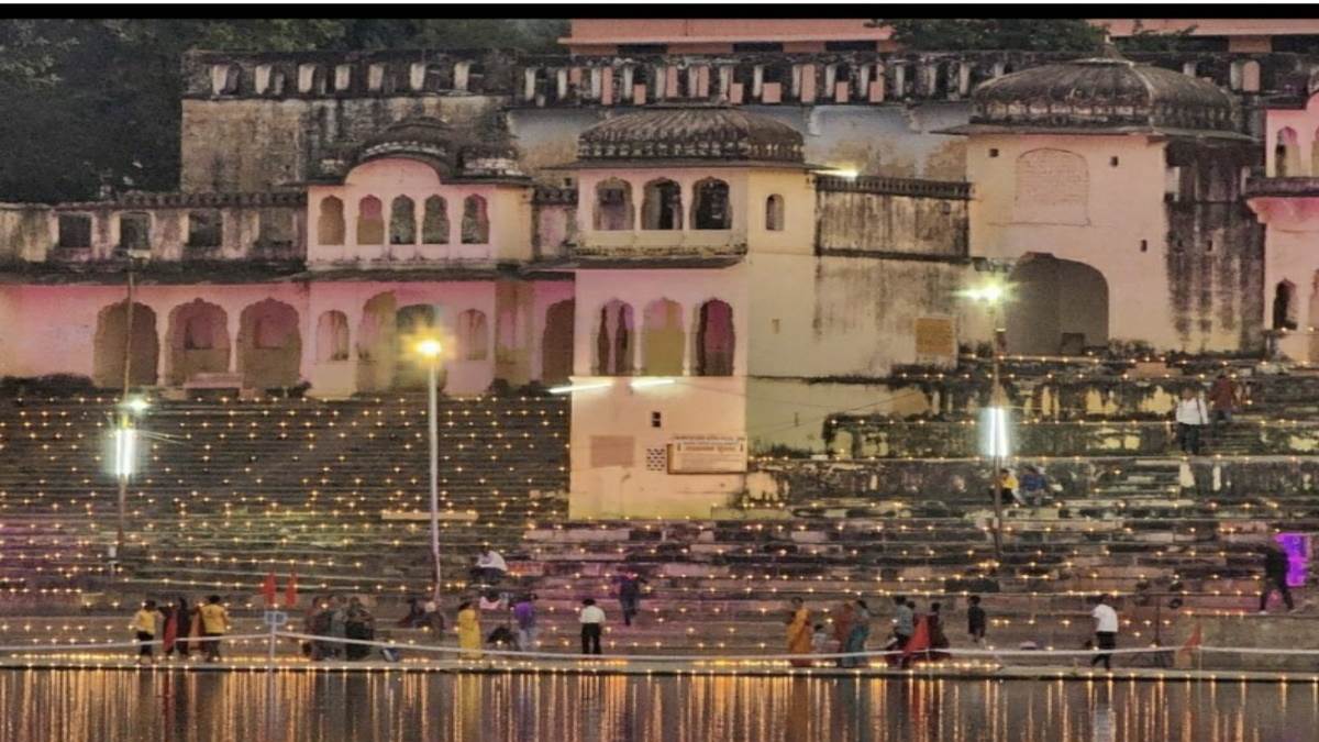 chief minister inaugurated the internationally renowned spiritual pushkar fair with the hoisting of the flag