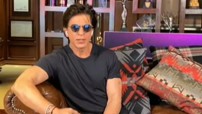 Shah Rukh Khan Birthday: Fan made a special poster on Shah Rukh Khan 57th birthday.