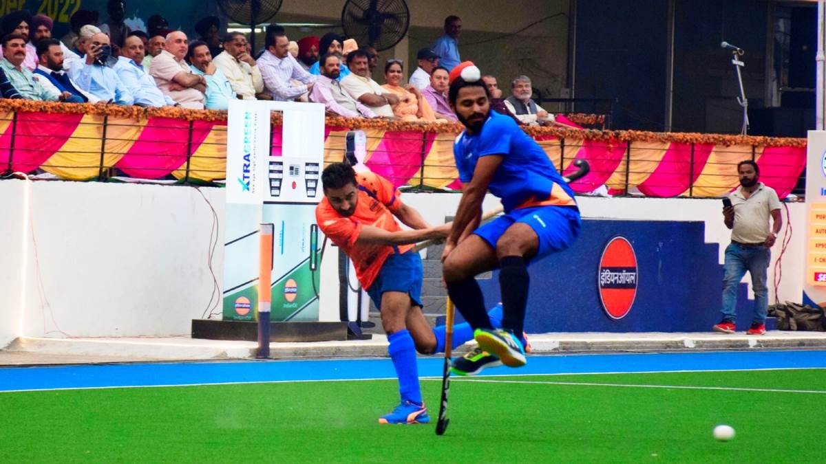 https://www.jagranimages.com/images/newimg/01112022/01_11_2022-surjit_hockey_23176430.jpg