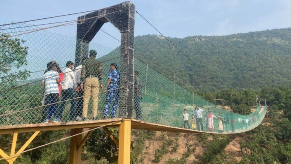 morbi bridge collapse suspension bridge of bihar hanging 300 feet above only 25 can do exciting journey at a time