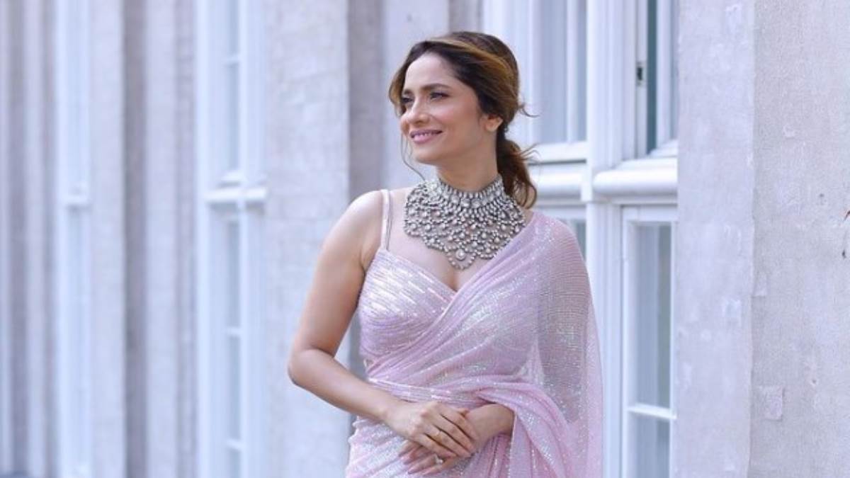 bigg boss 17 contestant ankita lokhande karwa chauth 2023 look
