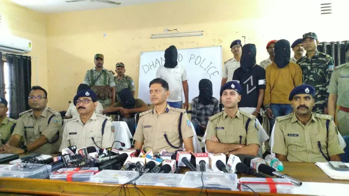धनबाद पुलिस का बड़ा एक्शन, प्रिंस खान गैंग के छोटू समेत 7 को दबोचा