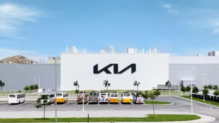 Kia India अगले साल 2024 में 3 नई कार लॉन्च करने की तैयारी कर रही है।