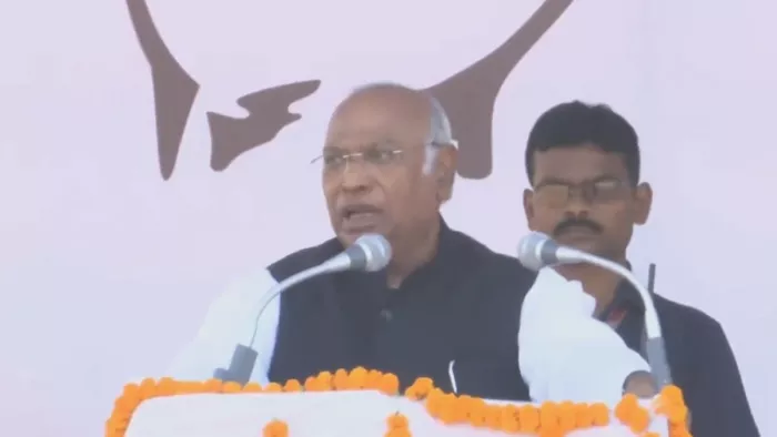 कांग्रेस के राष्ट्रीय अध्यक्ष मल्लिकार्जुन खरगे (फोटो: @INCIndia)