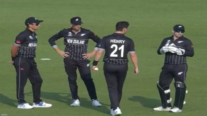 NZ vs SA: मैट हेनरी को इंजरी के चलते मैदान छोड़कर जाना पड़ा।