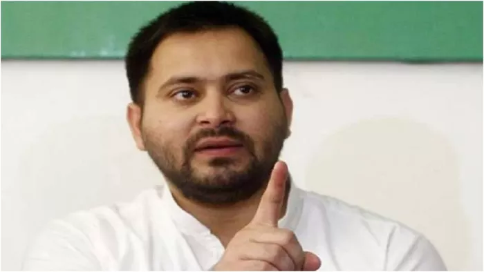 'भाजपा युवाओं को तलवार दे रही और हम कलम', जापान से लौटे तेजस्वी का BJP पर करारा प्रहार (फाइल फोटो)