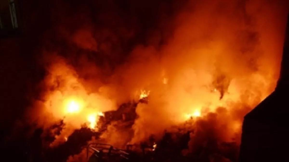 https://www.jagranimages.com/images/newimg/01112024/01_11_2024-fire_23824504.jpg