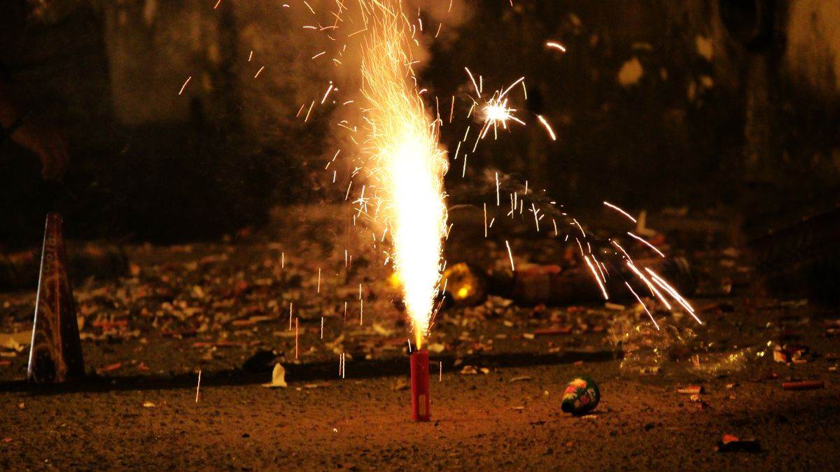ncr diwali firecracker injuries surge in delhi hospitals report 42 percent increase in casualties