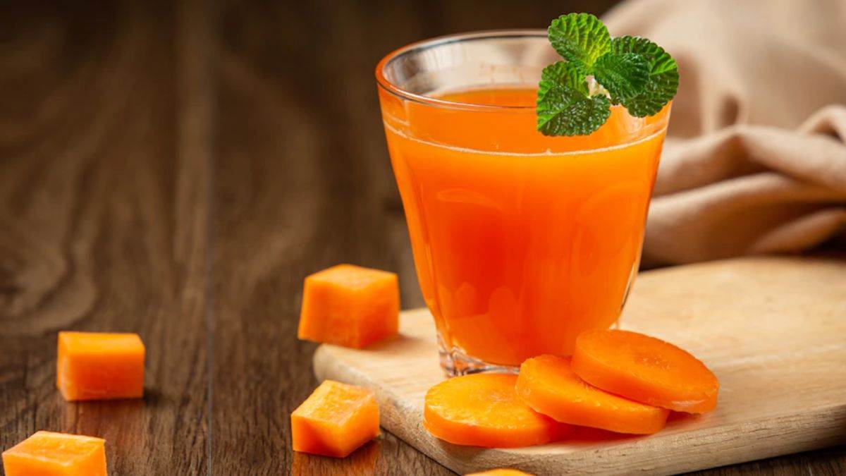 Carrot Juice Benefits: सर्दियों में पिएं गाजर का जूस, वेट लॉस समेत इन  समस्याओं से मिलती है राहत - 5 amazing benefits of Carrot Juice