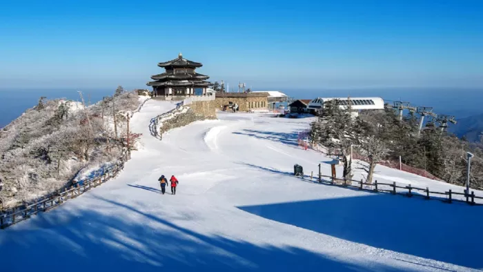 Romantic Destinations: पार्टनर संग क्वालिटी टाइम बिताने के लिए इन जगहों पर बनाएं घूमने का प्लान