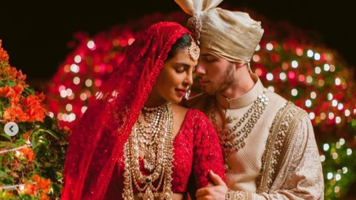 https://www.jagranimages.com/images/newimg/01122022/01_12_2022-nick_jonas_wishes_priyanka_on_special_day_shgdcbsjckjf_23239702_201926196.jpg