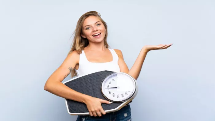 Weight Loss Tips: करना चाहते हैं बढ़ते वजन को कंट्रोल, तो इन बातों पर आज से दें ध्यान