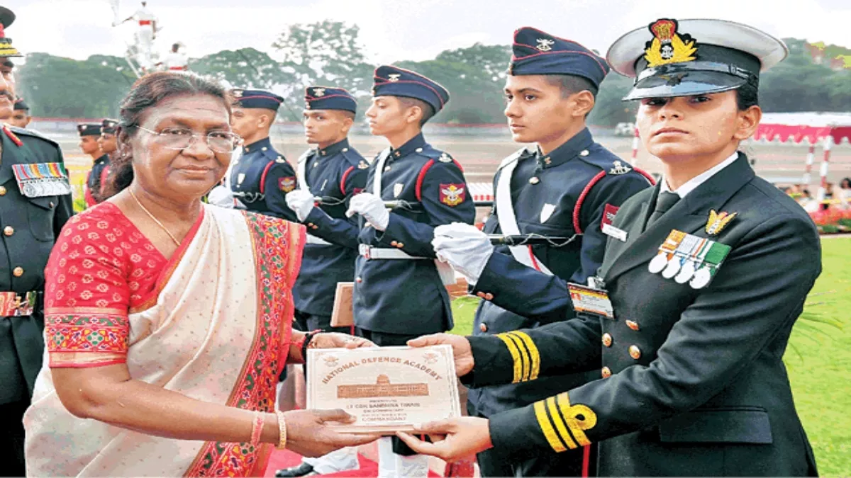 Maharashtra- सेना में अफसर बनने की राह पर 15 बेटियां, राष्ट्रपति द्रौपदी मुर्मू ने शुभकामनाएं दे कर बढ़ाया मनोबल