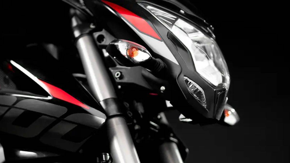 https://www.jagranimages.com/images/newimg/01122023/01_12_2023-bajaj_pulsar_ns200_23593969.jpg