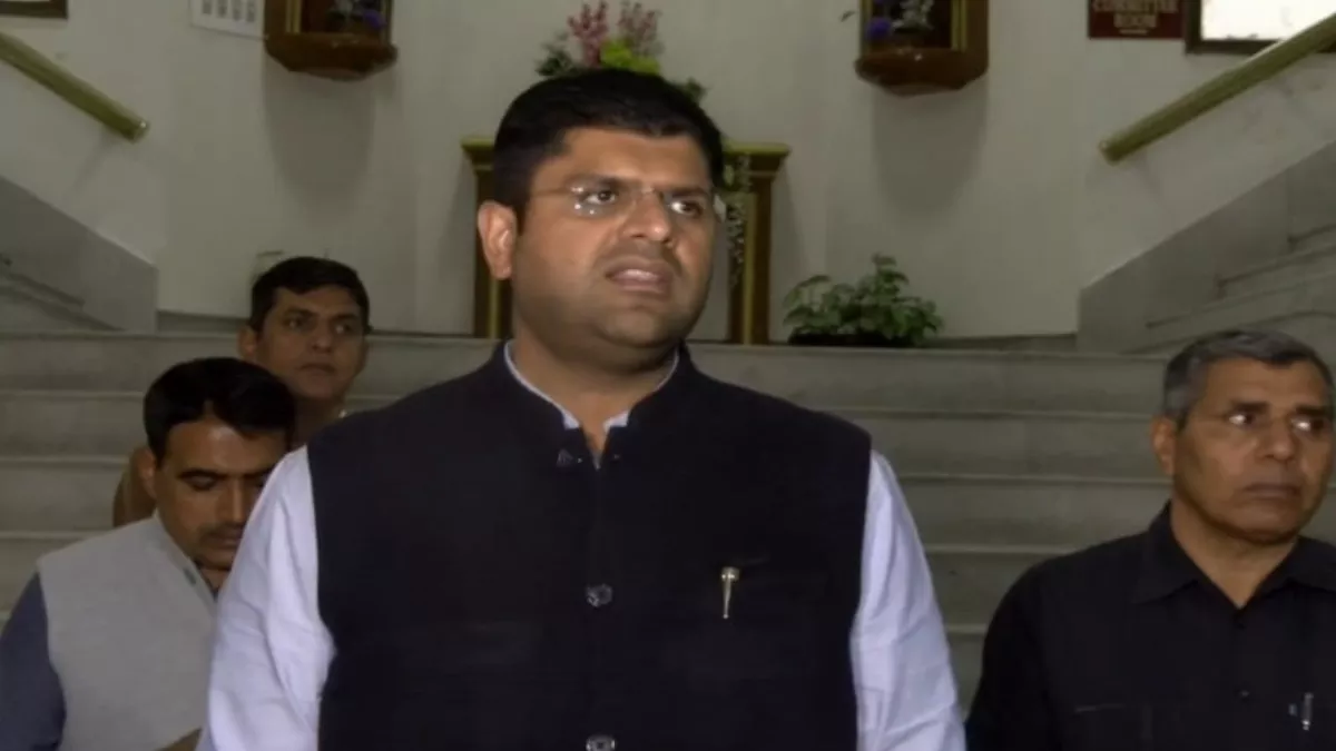 हरियाणा- स्वामित्व योजना के तहत डिप्टी सीएम दुष्यंत चौटाला ने दिए ये खास निर्देश, बोले- प्रॉपर्टी आईडी के कार्य में लाए तेजी