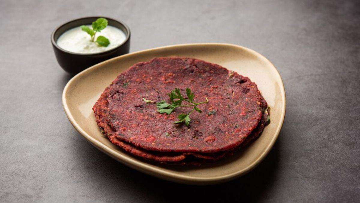 https://www.jagranimages.com/images/newimg/01122024/01_12_2024-beetroot_paratha_23840210.jpg
