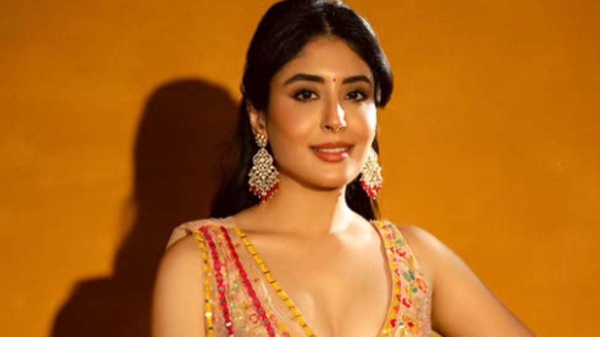 kritika kamra playing gangster in viay varma matka king release on amazon prime video