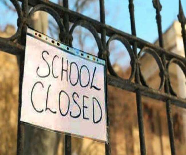 बंगाल में शैक्षणिक संस्थान बंद रहेंगे, 50 फीसद क्षमता के साथ चलेंगी लोकल ट्रेनें। फाइल फोटो