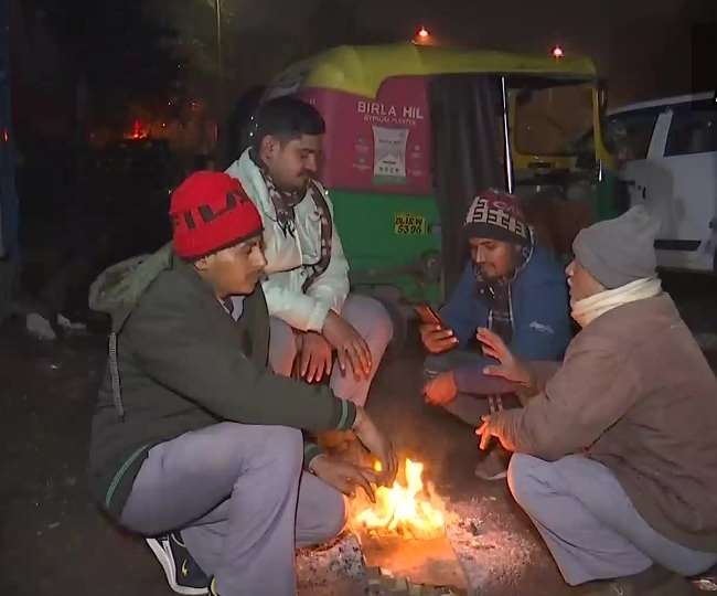 राजधानी दिल्ली में भीषण ठंड (फोटो एएनआई)