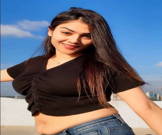 Shailu Sharma bold video: शैलू शर्मा की लचकती कमर को देखकर फैंस दीवाने हो गए हैंl