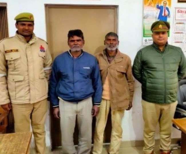 four smugglers arrested for selling smack and ganja in lucknow police caught red handed
