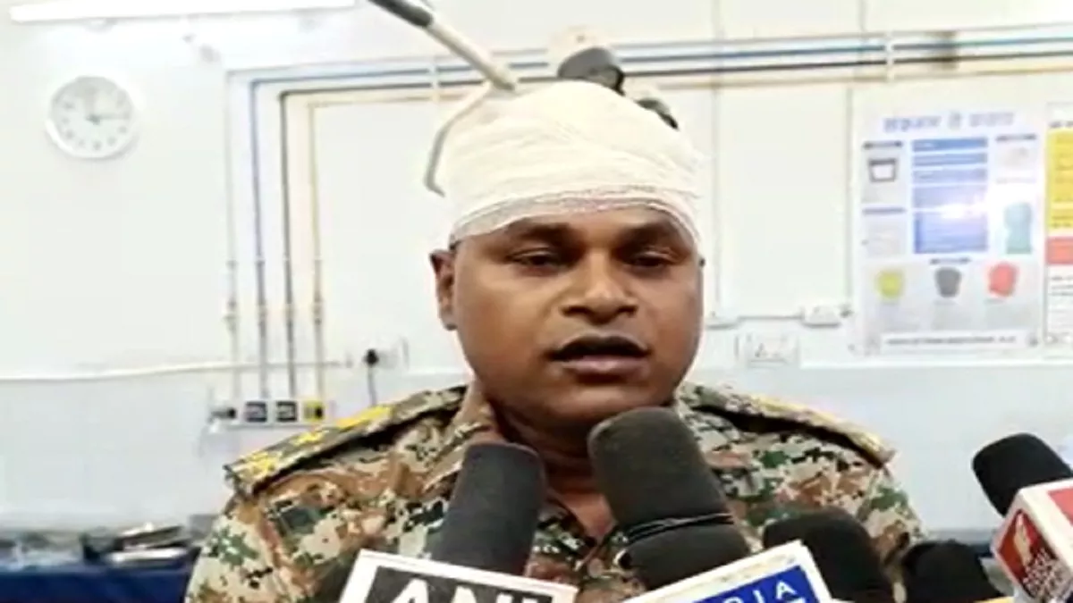 इस हमले में एसपी को सिर पर लगी गंभीर चोट लगी है-