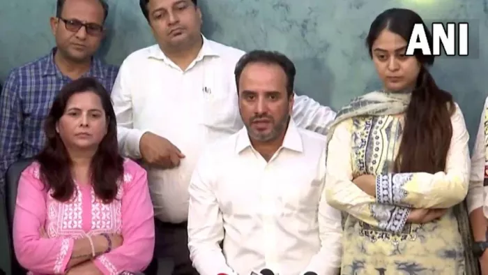 tunisha sharma, sheezan khan, press conference, tunisha
