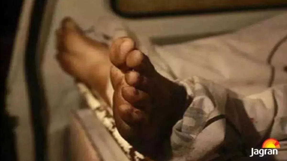 मृत जवान शिवमंगल को रोते-बिलखते हुए लोगों ने दी आखिरी विदाई, नए साल के जश्‍न में बाइक ने मारी थी जोरदार टक्‍कर