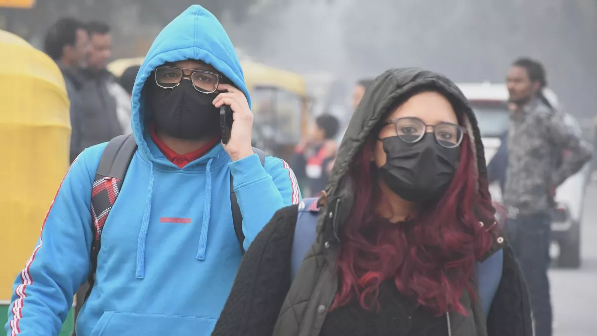 Delhi Weather Today: बर्फीली हवाओं से कांप रहा दिल्ली-NCR, अगले सात दिन तक नहीं मिलेगी कड़ाके की ठंड से राहत