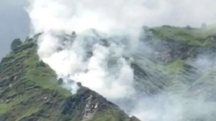 बर्फबारी की बजाए धुएं से ढके पहाड़, अपर शिमला में सूखे के कारण बढ़ रही आग की घटनाएं