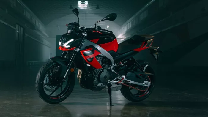 Aprilia Tuono 457 भारत में जुलाई 2025 में लॉन्च हो सकती है।