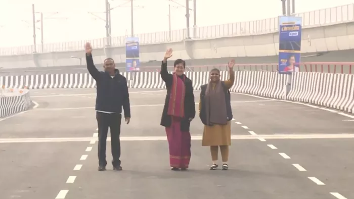 पंजाबी बाग फ्लाईओवर का सीएम आतिशी ने किया उद्घाटन।