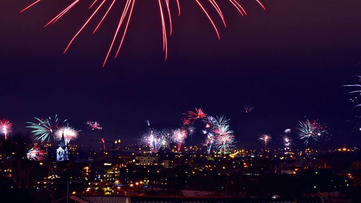 https://www.jagranimages.com/images/newimg/02012025/02_01_2025-new_year_celebration_pexel_23859472.jpg