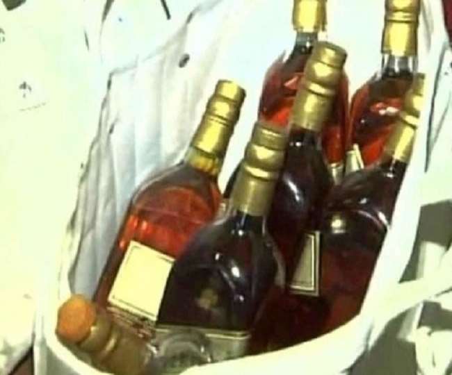muzaffarpur crime news liquor was being smuggled in a police car smugglers had arrived to make a new deal